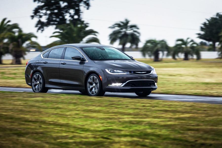  Chrysler 200 2015 года  (фото 140 из 207)